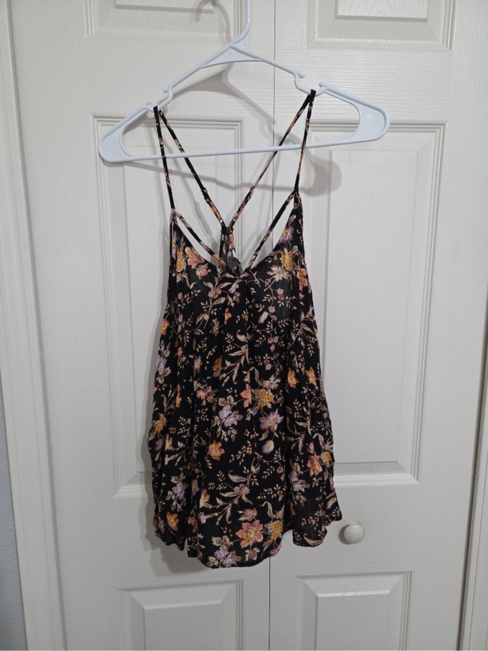 American Eagle Outfitters Floral Cropped Tank